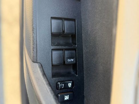 Used 2014 Toyota Corolla LE image 10