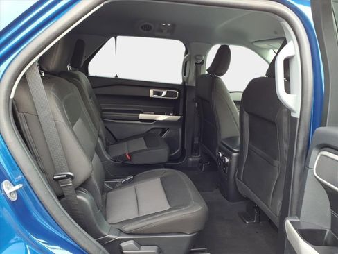 Used 2022 Ford Explorer XLT image 16
