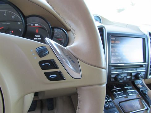 Used 2013 Porsche Cayenne image 10