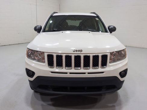 Used 2011 Jeep Compass Latitude AWD/4WD image 8