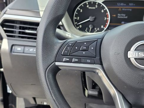 Used 2024 Nissan Altima 2.5 SV FWD image 24