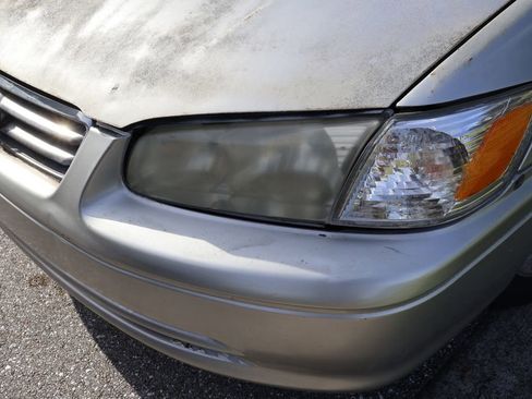 Used 2001 Toyota Camry LE FWD image 3