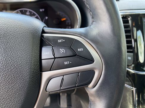 Used 2022 Jeep Grand Cherokee Limited AWD/4WD image 19
