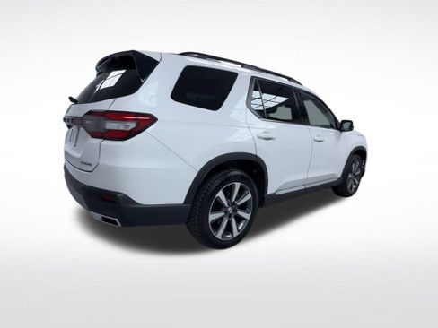 Used 2024 Honda Pilot Touring image 10