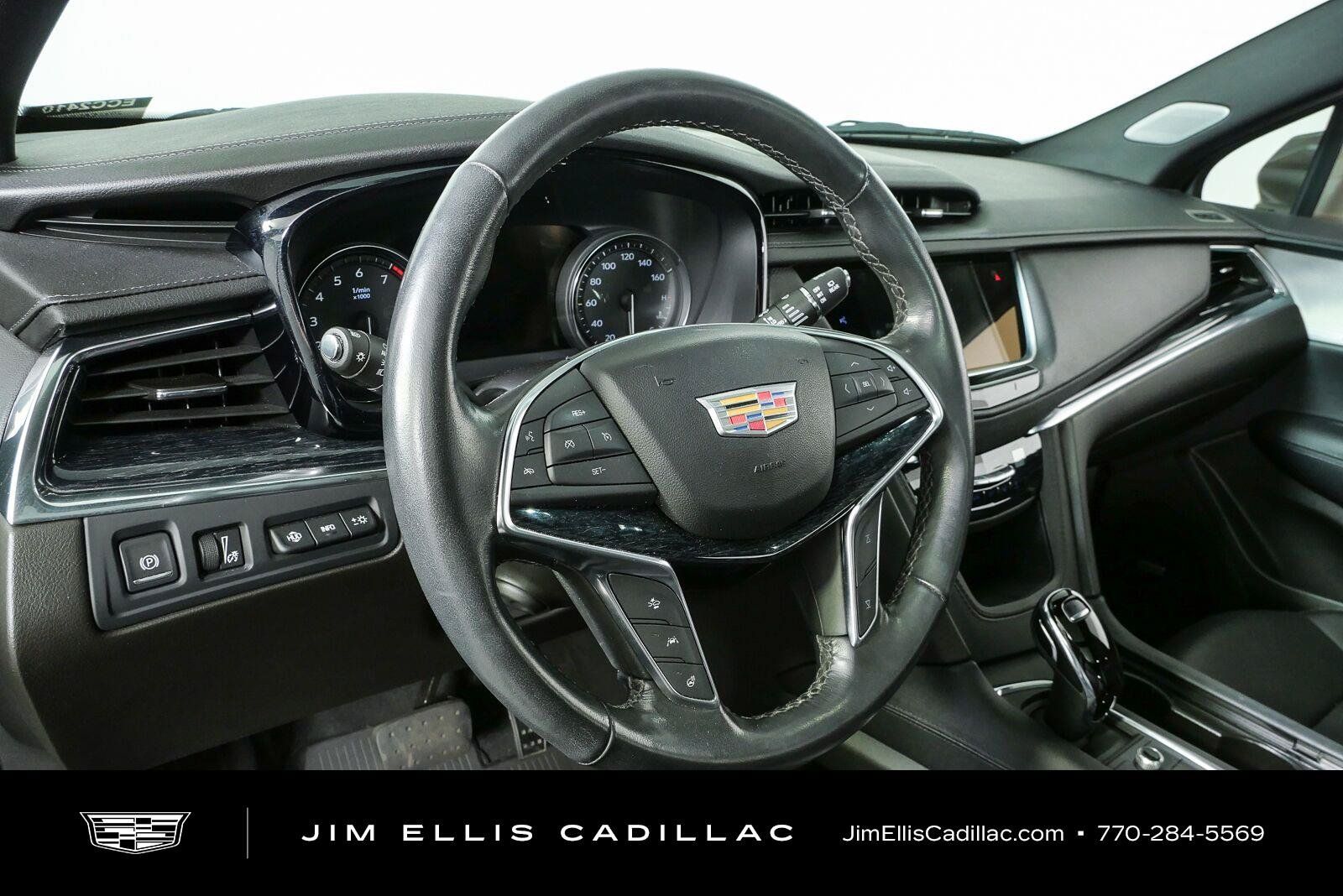 Used 2023 Cadillac XT5 Premium Luxury w/ Technology Package FWD image 4