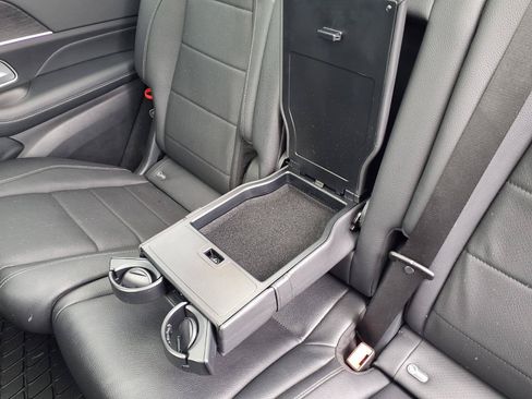 Used 2023 Mercedes-Benz GLS 450 4MATIC image 17