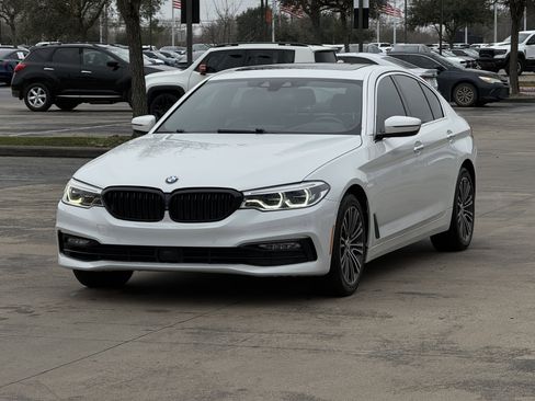 Used 2017 BMW 540i w/ Premium Package image 5