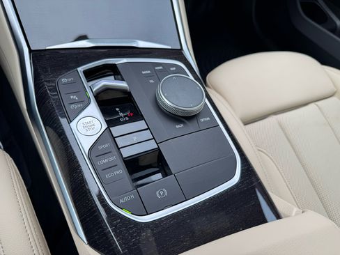 Used 2023 BMW 330i xDrive Sedan w/ Premium Package image 31