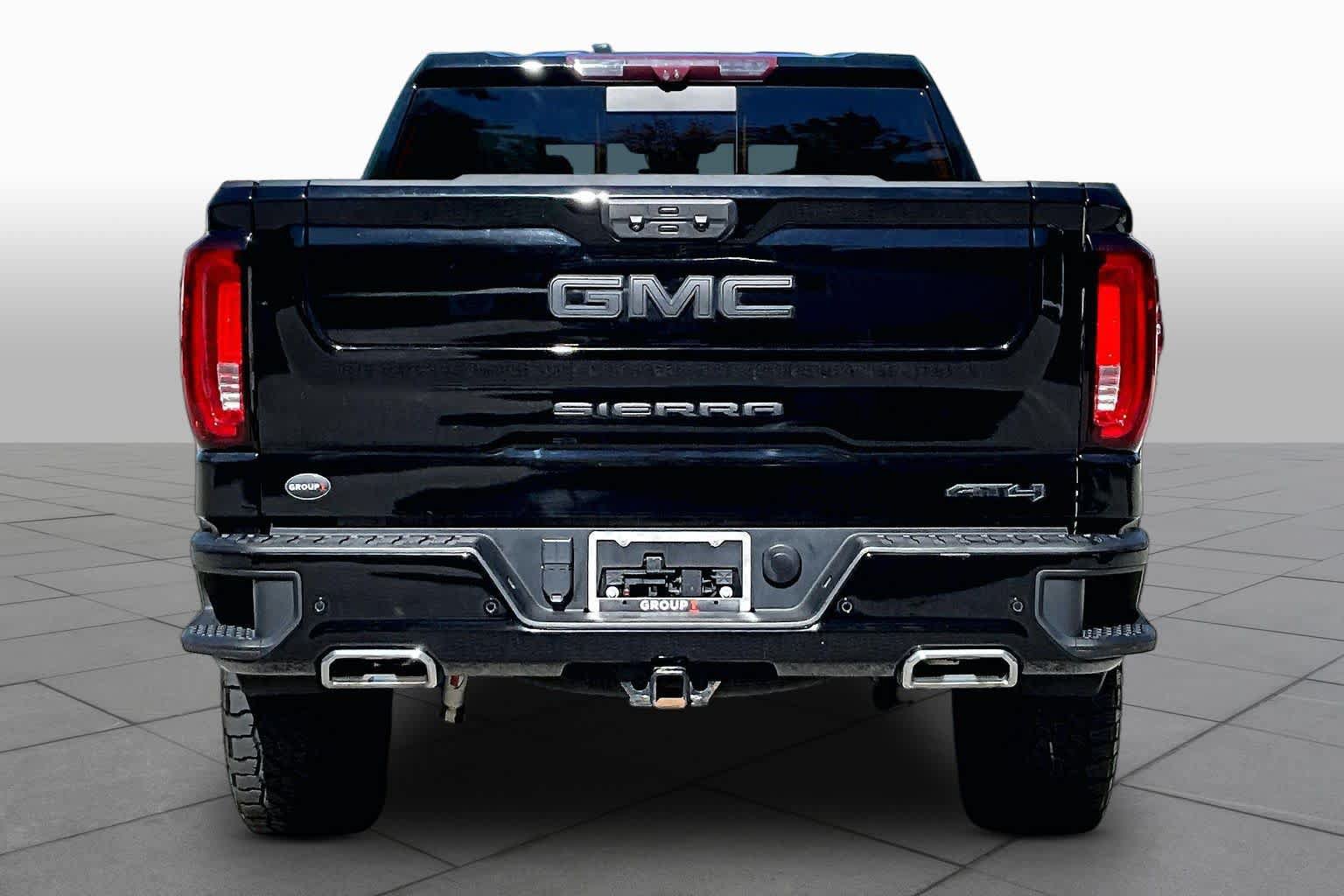 Used 2023 GMC Sierra 1500 AT4 w/ AT4 Premium Package AWD/4WD image 5