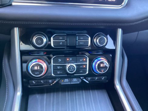 Used 2021 GMC Yukon XL Denali w/ Denali Premium Package image 44