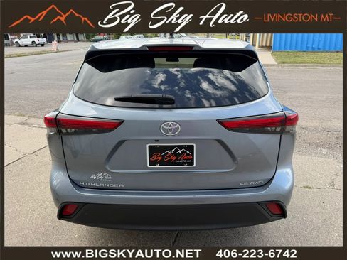 Used 2023 Toyota Highlander LE AWD/4WD image 8