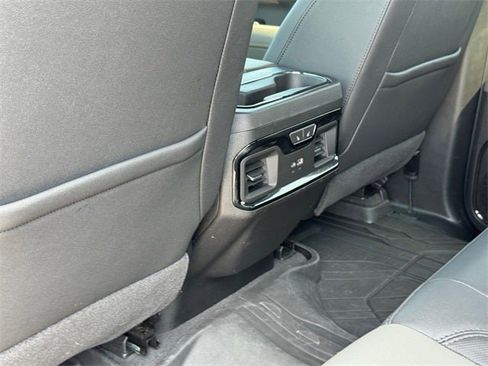Used 2024 Chevrolet Silverado 2500 ZR2 w/ Technology Package image 15