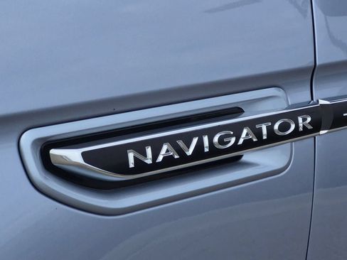 Used 2020 Lincoln Navigator L Black Label w/ Cargo Convenience Package AWD/4WD image 13