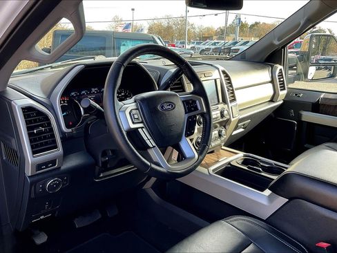 Used 2019 Ford F250 Lariat w/ FX4 Off-Road Package AWD/4WD image 12
