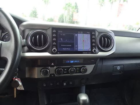 Certified 2022 Toyota Tacoma SR5 AWD/4WD image 27