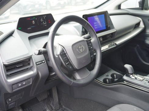 Used 2023 Toyota Prius LE FWD image 19