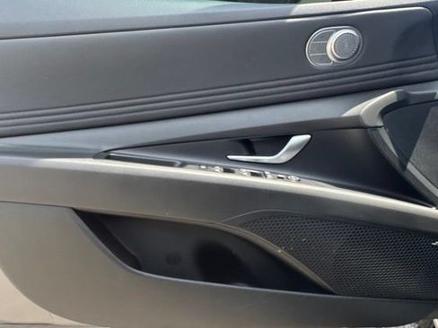 Used 2023 Hyundai Elantra Limited FWD image 14