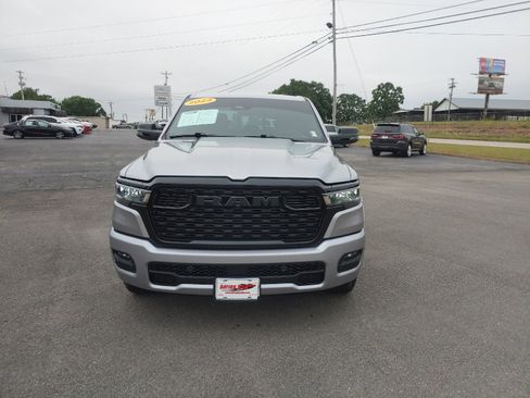Used 2025 RAM 1500 Big Horn AWD/4WD image 3