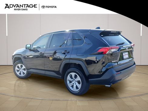 Used 2025 Toyota RAV4 LE AWD/4WD image 6