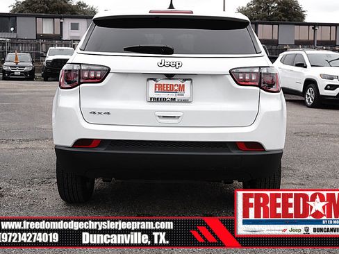 New 2025 Jeep Compass Sport image 4