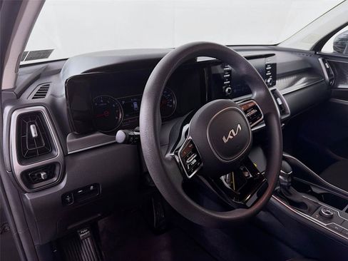Used 2022 Kia Sorento LX AWD/4WD image 9