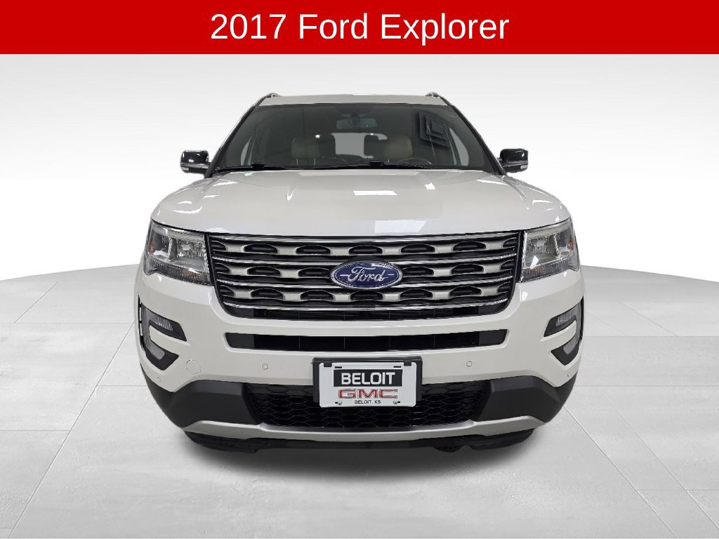 Used 2017 Ford Explorer XLT w/ Equipment Group 202A AWD/4WD image 2