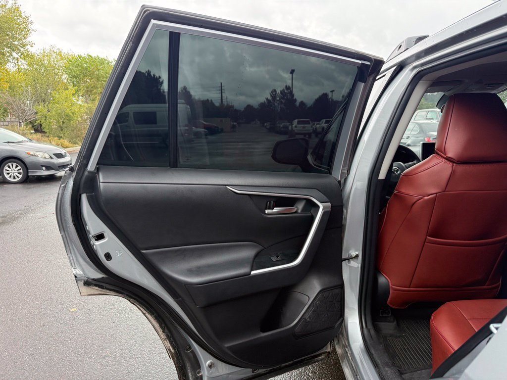 Used 2025 Toyota RAV4 XLE AWD/4WD image 27