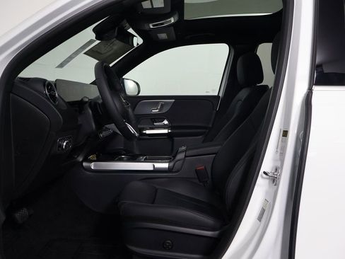 New 2026 Mercedes-Benz GLB 250 image 5