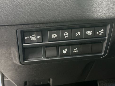 Used 2025 Toyota Tundra Limited image 17