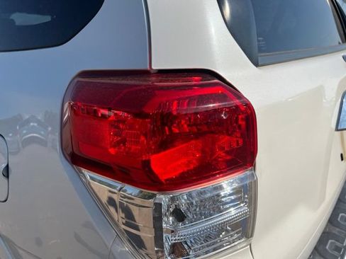 Used 2012 Toyota 4Runner SR5 AWD/4WD image 9