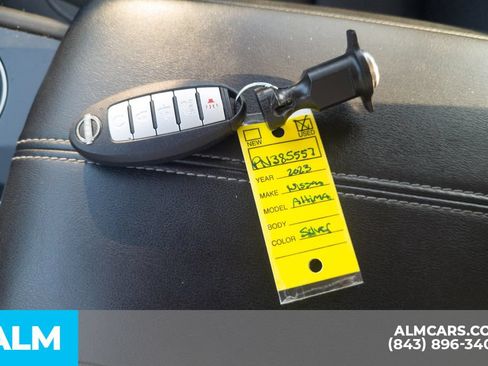 Used 2023 Nissan Altima 2.5 SV FWD image 16