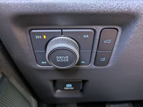 Used 2025 Ford Expedition King Ranch AWD/4WD image 32