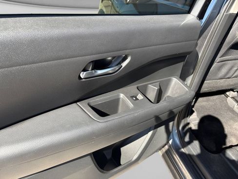 Used 2022 Nissan Pathfinder SV FWD image 13
