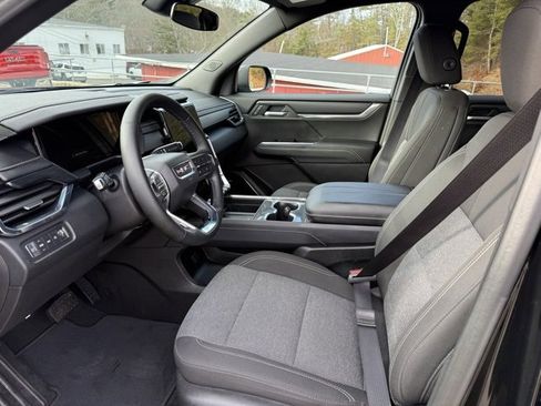 Used 2025 GMC Acadia Elevation image 10