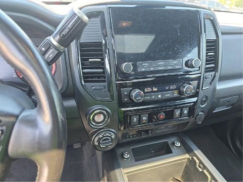 Used 2021 Nissan Titan PRO-4X w/ Pro-4x Convenience Package AWD/4WD image 7