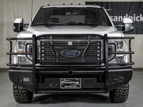 Used 2022 Ford F350 Lariat w/ Lariat Value Package AWD/4WD image 3