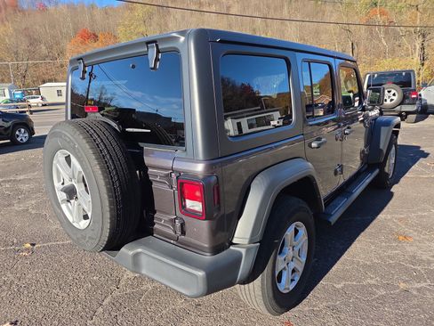 Used 2021 Jeep Wrangler Unlimited Sport image 3