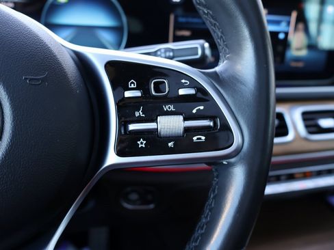 Used 2022 Mercedes-Benz GLS 450 4MATIC image 17