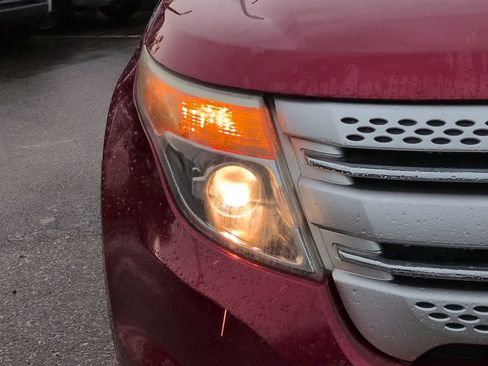 Used 2013 Ford Explorer XLT FWD image 9