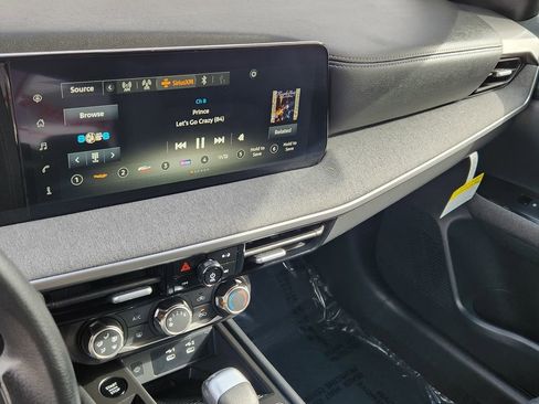 Certified 2025 Nissan Kicks SV image 19