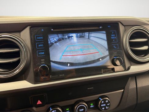 Used 2019 Toyota Tacoma TRD Off-Road AWD/4WD image 19