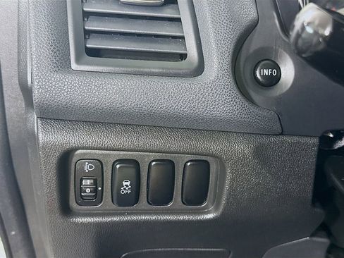 Used 2017 Mitsubishi Outlander Sport ES AWD/4WD image 18