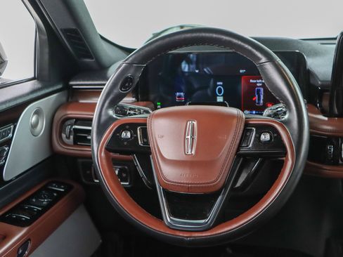 Used 2025 Lincoln Aviator Reserve w/ Equipment Group 201A AWD/4WD image 12