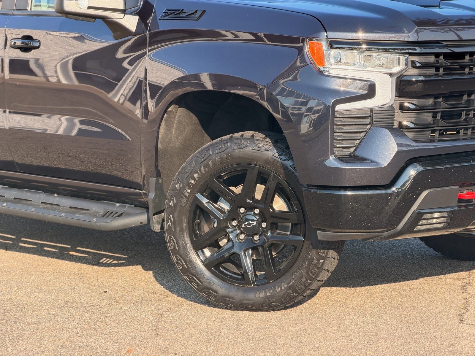 Used 2023 Chevrolet Silverado 1500 LT Trail Boss w/ LT Trail Boss Premium Package AWD/4WD image 3