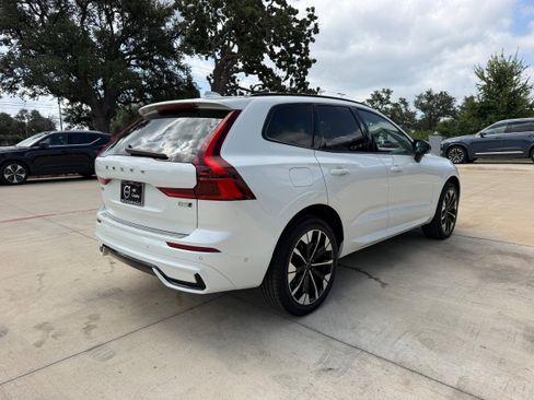 Certified 2026 Volvo XC60 B5 Plus AWD/4WD image 6