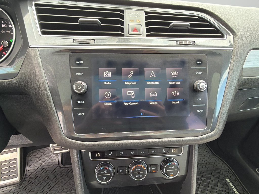 Used 2021 Volkswagen Tiguan SE R-Line AWD/4WD image 23