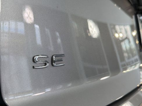 Used 2024 Volkswagen Atlas Cross Sport SE w/ Panoramic Sunroof Package image 36