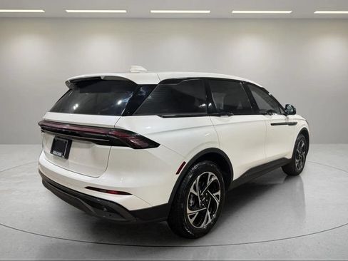 Certified 2026 Lincoln Nautilus Premier w/ Jet Appearance Package AWD/4WD image 3