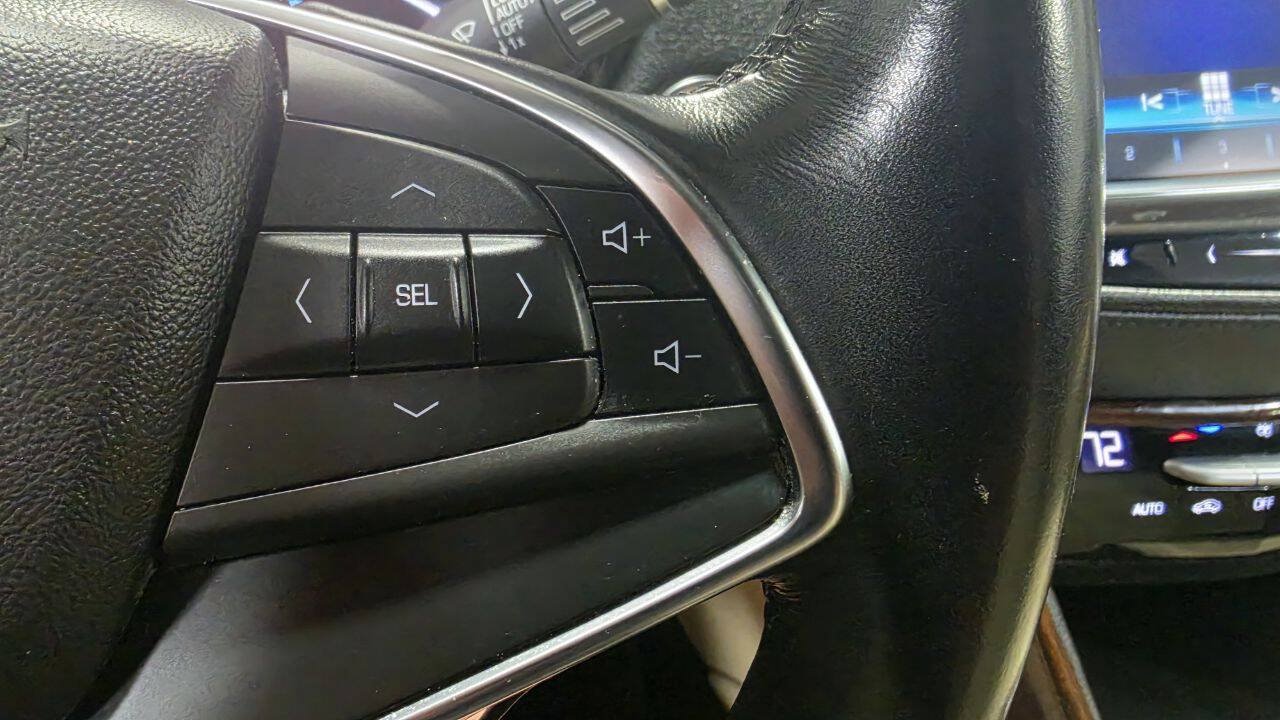 Used 2018 Cadillac XT5 AWD image 24
