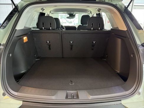 New 2026 Chevrolet TrailBlazer LT w/ Midnight Edition FWD image 7